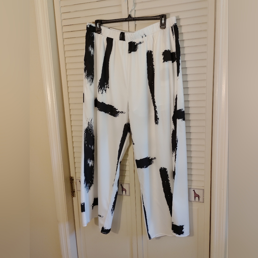 3 Pc Set**Stylish Black and White Women's Outfit Set - Picture 4 of 13